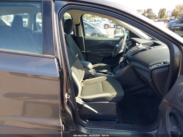 Продажа на аукционе авто 2016 Ford Escape S, vin: 1FMCU0F76GUC27794, номер лота: 45227964
