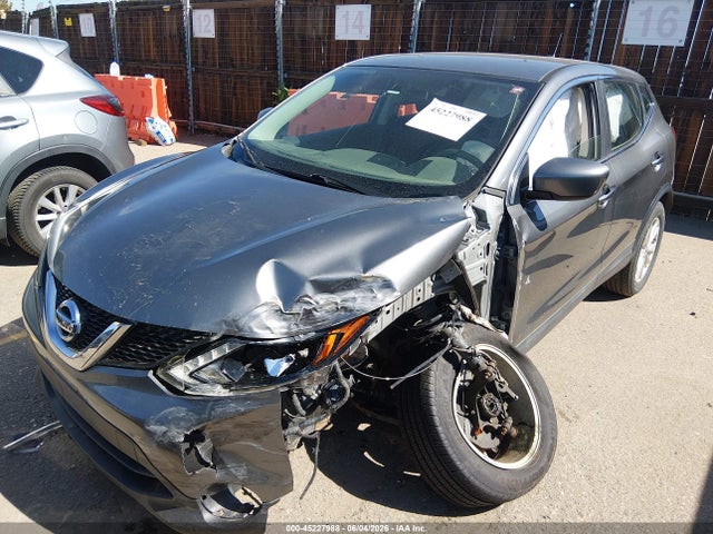 2017 Nissan Rogue Sport S მანქანა იყიდება აუქციონზე, vin: JN1BJ1CR8HW140881, აუქციონის ნომერი: 45227988