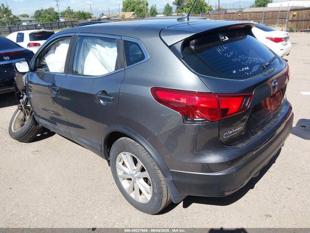 2017 Nissan Rogue Sport S მანქანა იყიდება აუქციონზე, vin: JN1BJ1CR8HW140881, აუქციონის ნომერი: 45227988
