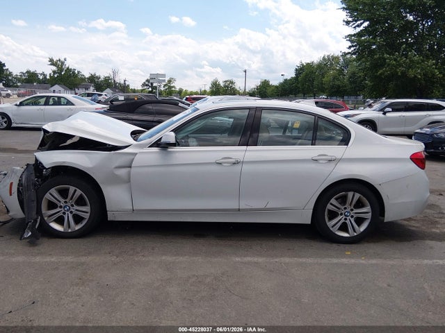 2017 Bmw 330i Xdrive მანქანა იყიდება აუქციონზე, vin: WBA8D9G35HNU61749, აუქციონის ნომერი: 45228037