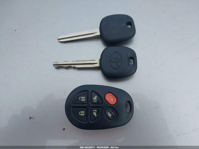 Aukcja sprzedaży 2005 Toyota Sienna Xle Limited, vin: 5TDBA22C25S031635, numer aukcji: 45228071