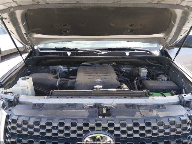 5TFDW5F17KX852739 Toyota Tundra Sr5 5.7l V8