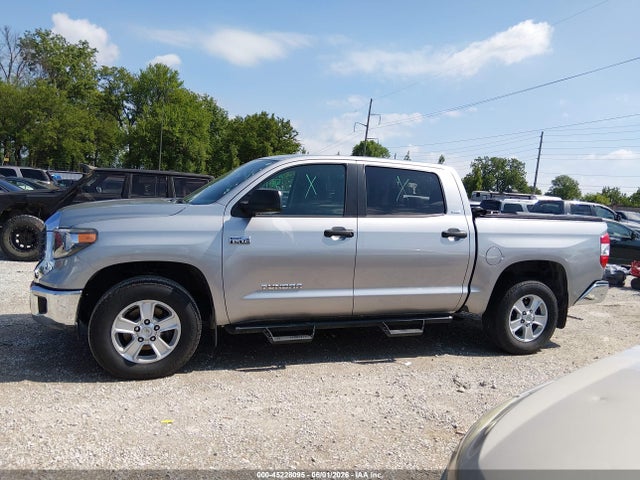 5TFDW5F17KX852739 Toyota Tundra Sr5 5.7l V8