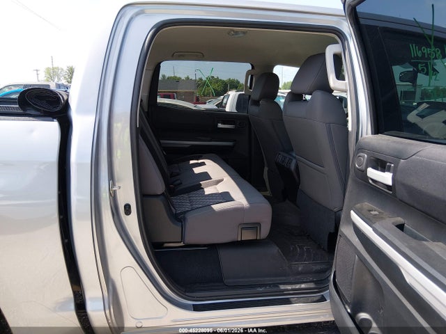 5TFDW5F17KX852739 Toyota Tundra Sr5 5.7l V8