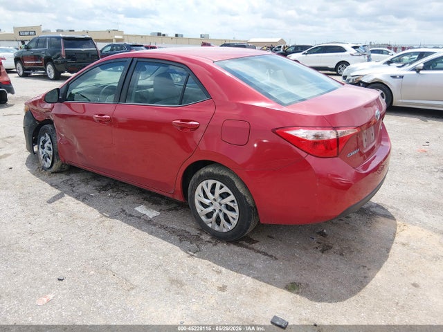 Toyota COROLLA LE 2018 5YFBURHE0JP753553 Image 3