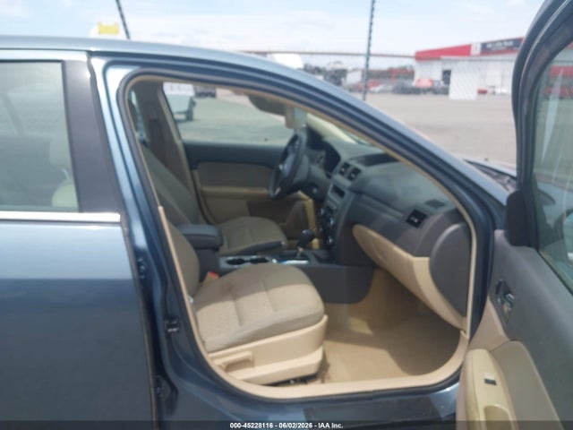 45228116 :رقم المزاد ، 3FAHP0HA3BR203212 vin ، 2011 Ford Fusion Se مزاد بيع