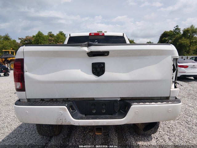 45228117 :رقم المزاد ، 3C6UR5FL2JG326375 vin ، 2018 Ram 2500 Laramie  4x4 6'4 Box مزاد بيع
