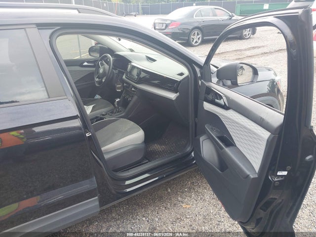 Продажа на аукционе авто 2022 Volkswagen Taos 1.5t S, vin: 3VVMX7B24NM008502, номер лота: 45228137