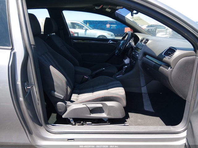 45228184 :رقم المزاد ، WVWFV7AJ7BW272203 vin ، 2011 Volkswagen Gti 2-door مزاد بيع