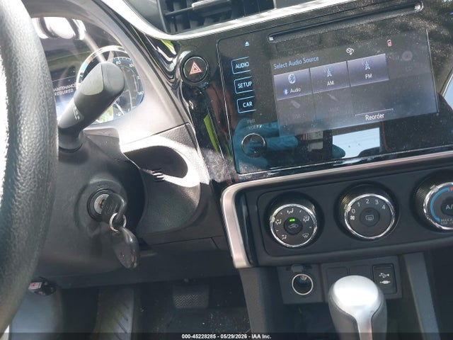 Toyota COROLLA L 2017 5YFBURHE5HP697801 Image 11