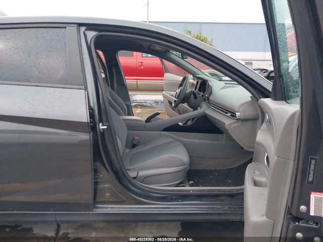 5NPLM4AGXPH102486 Hyundai ELANTRA SEL