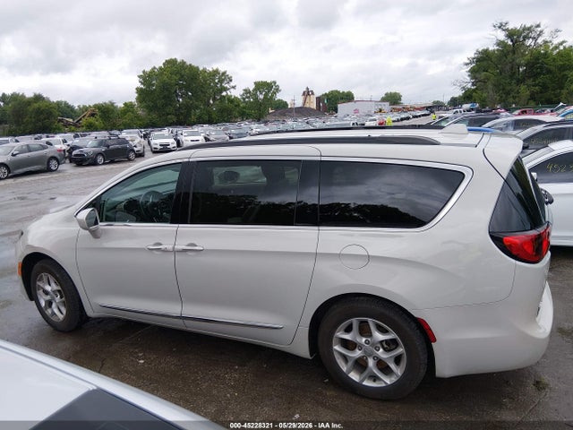 Продажа на аукционе авто 2017 Chrysler Pacifica Touring-l, vin: 2C4RC1BG6HR587479, номер лота: 45228321