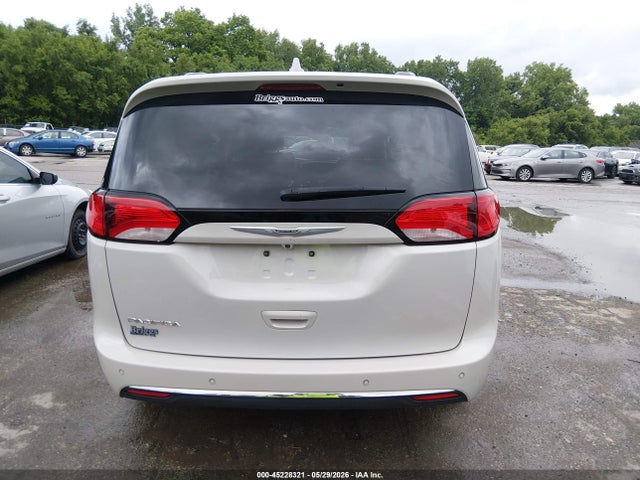 Продажа на аукционе авто 2017 Chrysler Pacifica Touring-l, vin: 2C4RC1BG6HR587479, номер лота: 45228321