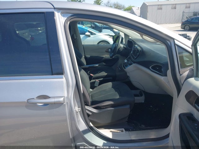 2018 Chrysler Pacifica Lx მანქანა იყიდება აუქციონზე, vin: 2C4RC1CG3JR130097, აუქციონის ნომერი: 45228338