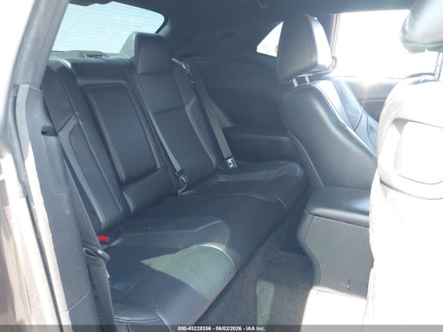 45228356 :رقم المزاد ، 2C3CDZBG8FH861550 vin ، 2015 Dodge Challenger Sxt Plus مزاد بيع