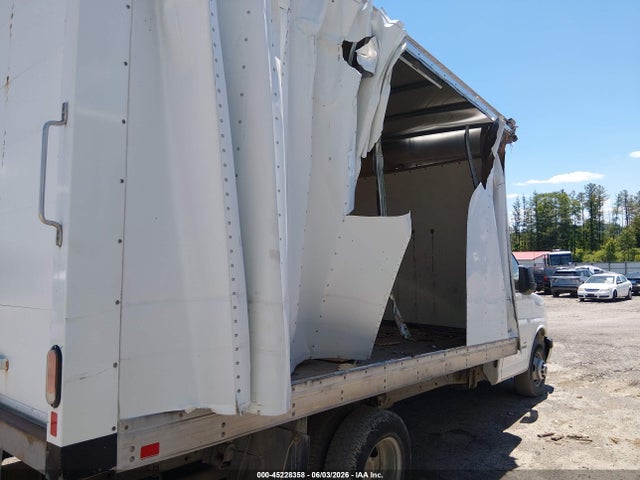 45228358 :رقم المزاد ، 7GZ67UCG9JN006246 vin ، 2018 Gmc Savana Cutaway 4500 Van مزاد بيع