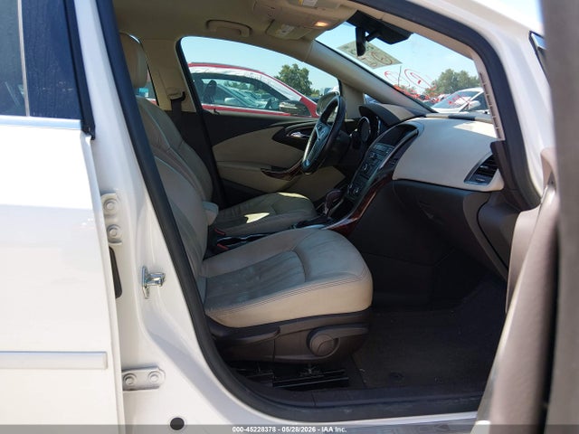 45228378 :رقم المزاد ، 1G4PS5SK3D4171047 vin ، 2013 Buick Verano Leather Group مزاد بيع