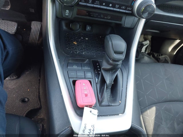 JTMW1RFV8KD028607 Toyota Rav4 Xle