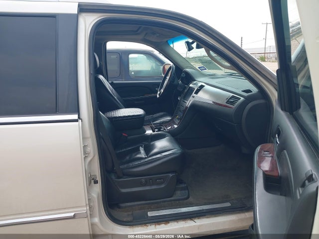 Auction sale of the 2008 Cadillac Escalade Esv Standard, vin: 1GYFK66868R258495, lot number: 45228440