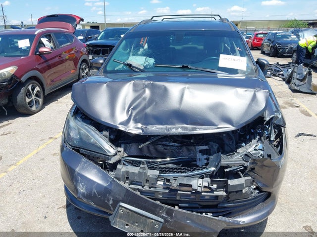 45228471 :رقم المزاد ، 2C4RC1DG5LR176161 vin ، 2020 Chrysler Voyager Lxi مزاد بيع