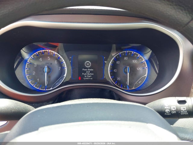 45228471 :رقم المزاد ، 2C4RC1DG5LR176161 vin ، 2020 Chrysler Voyager Lxi مزاد بيع