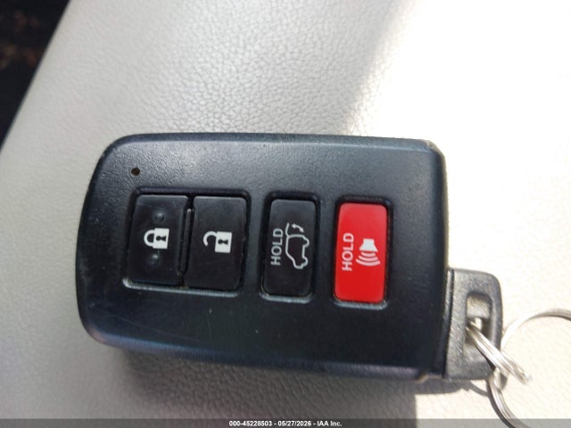 Продажа на аукционе авто 2016 Toyota Highlander Xle V6, vin: 5TDKKRFH4GS181874, номер лота: 45228503