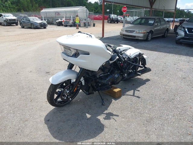 Harley-Davidson FLTRX 2024 1HD1KH718RB624043 Image 2