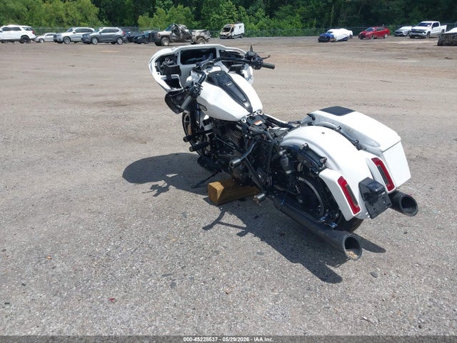 Harley-Davidson FLTRX 2024 1HD1KH718RB624043 Image 3