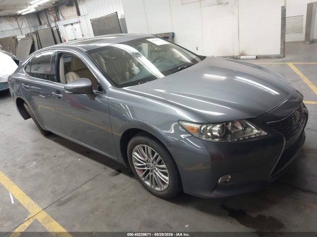 45228671 :رقم المزاد ، JTHBK1GGXD2032216 vin ، 2013 Lexus Es 350 مزاد بيع