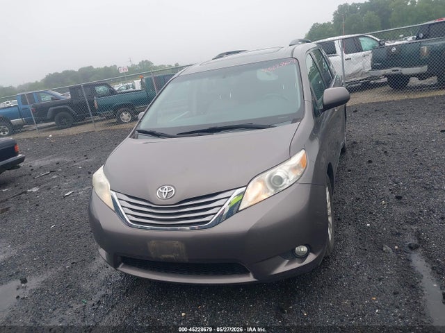 2016 Toyota Sienna Xle მანქანა იყიდება აუქციონზე, vin: 5TDYK3DC2GS695608, აუქციონის ნომერი: 45228679