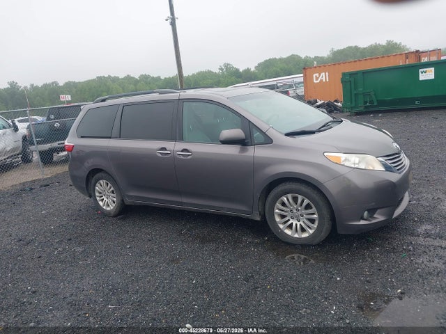 2016 Toyota Sienna Xle მანქანა იყიდება აუქციონზე, vin: 5TDYK3DC2GS695608, აუქციონის ნომერი: 45228679