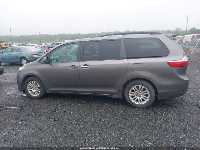 2016 Toyota Sienna Xle მანქანა იყიდება აუქციონზე, vin: 5TDYK3DC2GS695608, აუქციონის ნომერი: 45228679