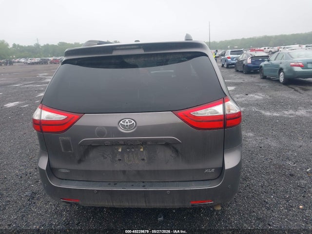 2016 Toyota Sienna Xle მანქანა იყიდება აუქციონზე, vin: 5TDYK3DC2GS695608, აუქციონის ნომერი: 45228679