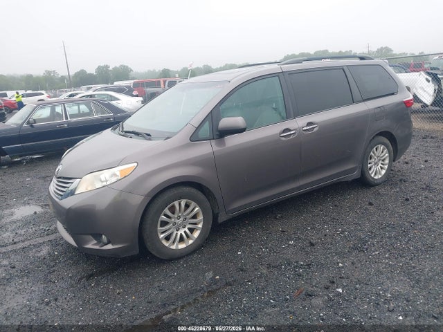 2016 Toyota Sienna Xle მანქანა იყიდება აუქციონზე, vin: 5TDYK3DC2GS695608, აუქციონის ნომერი: 45228679