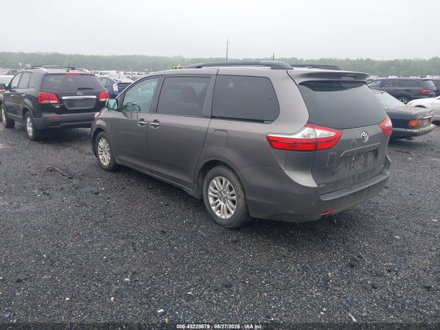 2016 Toyota Sienna Xle მანქანა იყიდება აუქციონზე, vin: 5TDYK3DC2GS695608, აუქციონის ნომერი: 45228679