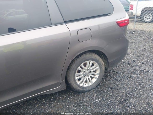 2016 Toyota Sienna Xle მანქანა იყიდება აუქციონზე, vin: 5TDYK3DC2GS695608, აუქციონის ნომერი: 45228679