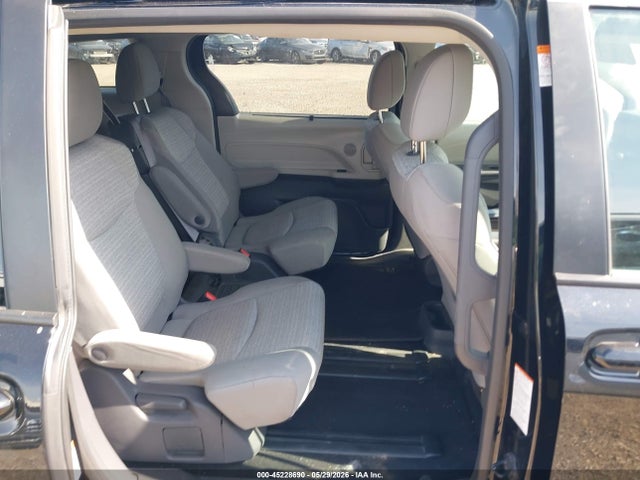 Auction sale of the 2021 Toyota Sienna Le, vin: 5TDKSKFC2MS026389, lot number: 45228690