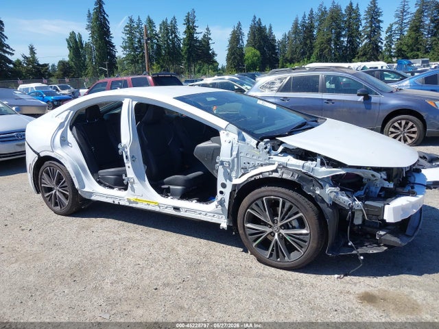 JTDADABU6T3033070 Toyota Prius Xle Awd-e