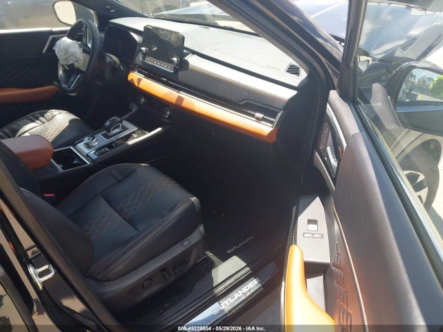 Aukcja sprzedaży 2023 Mitsubishi Outlander Phev 40th Anniversary S-awc, vin: JA4T5VA98PZ035667, numer aukcji: 45228804
