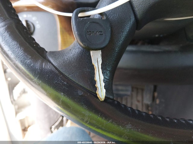 45228840 :رقم المزاد ، 1GDFH15T941217439 vin ، 2004 Gmc Savana Upfitter مزاد بيع