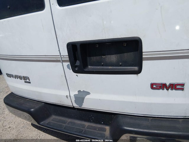45228840 :رقم المزاد ، 1GDFH15T941217439 vin ، 2004 Gmc Savana Upfitter مزاد بيع