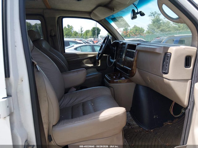 45228840 :رقم المزاد ، 1GDFH15T941217439 vin ، 2004 Gmc Savana Upfitter مزاد بيع