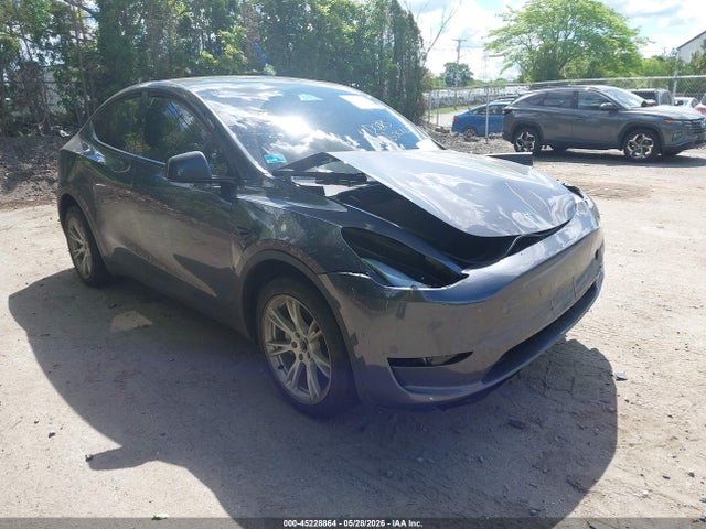 Продажа на аукционе авто 2023 Tesla Model Y Awd/long Range Dual Motor All-wheel Drive, vin: 7SAYGDEE6PF894207, номер лота: 45228864