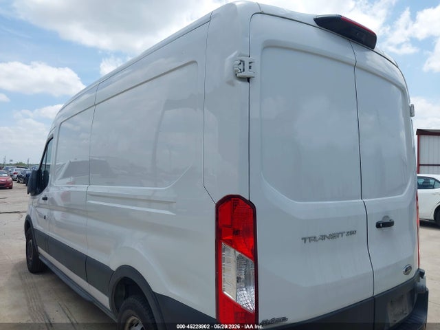 45228902 :رقم المزاد ، 1FTBR1C88MKA19377 vin ، 2021 Ford Transit-250 مزاد بيع