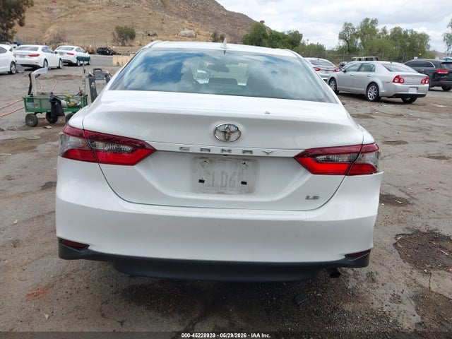 Toyota CAMRY LE 2022 4T1C11AK7NU645630 Image 16