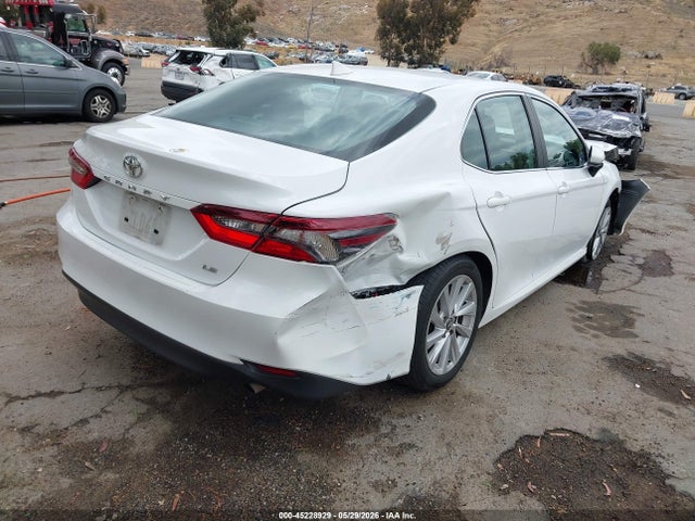 Toyota CAMRY LE 2022 4T1C11AK7NU645630 Image 4