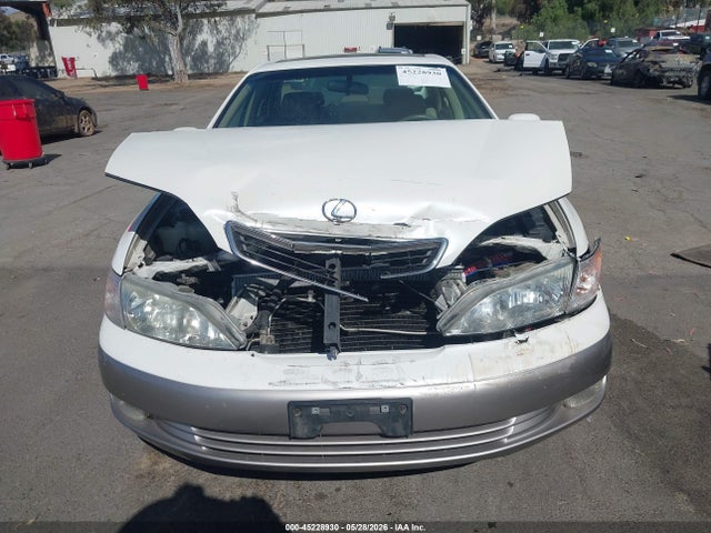 1999 Lexus Es 300 მანქანა იყიდება აუქციონზე, vin: JT8BF28G8X0198369, აუქციონის ნომერი: 45228930