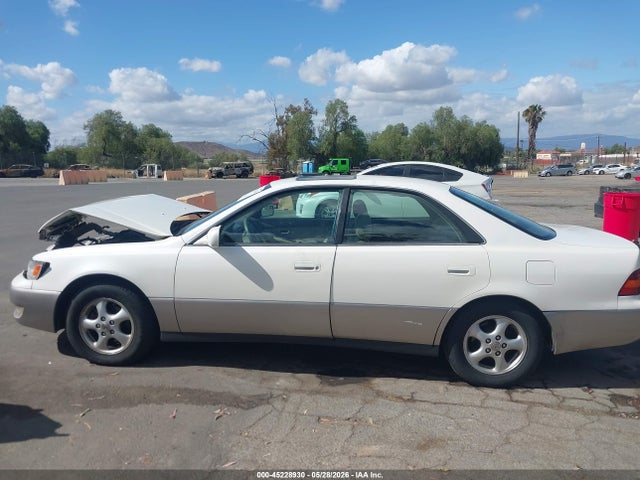 1999 Lexus Es 300 მანქანა იყიდება აუქციონზე, vin: JT8BF28G8X0198369, აუქციონის ნომერი: 45228930