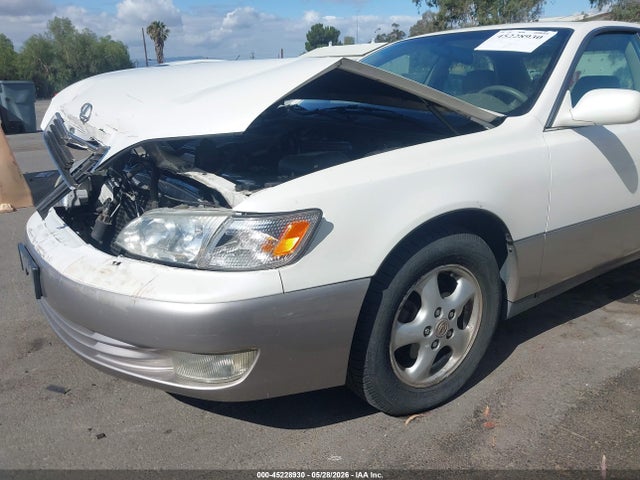 1999 Lexus Es 300 მანქანა იყიდება აუქციონზე, vin: JT8BF28G8X0198369, აუქციონის ნომერი: 45228930