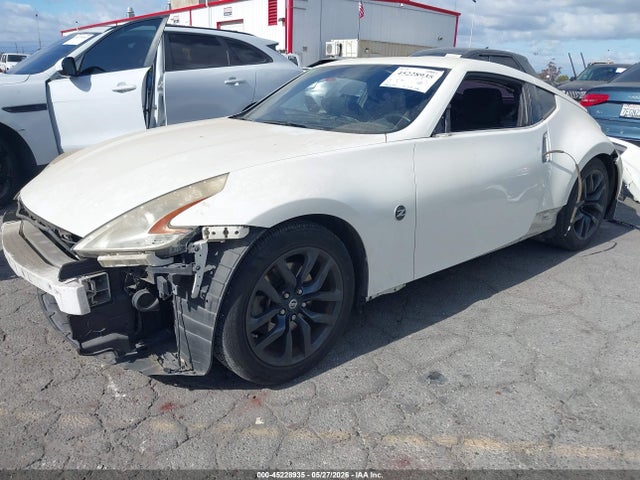 Nissan 370Z 2015 JN1AZ4EH1FM443830 Image 2